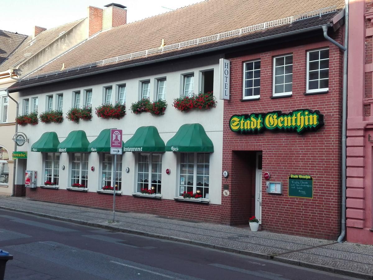 Hotel & Restaurant Stadt Genthin Exteriör bild
